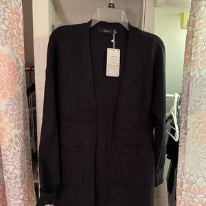 Black cardigan with front pockets